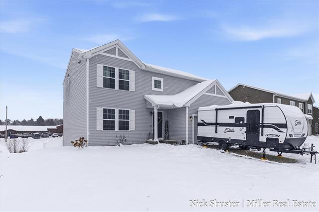 Builiding view thirty nine for 210 Thornhill, Hastings, MI. 49058