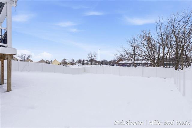 Builiding view thirty six for 210 Thornhill, Hastings, MI. 49058