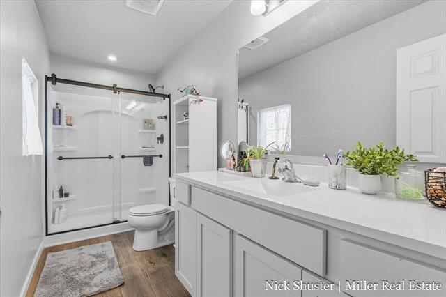 Builiding view twenty for 210 Thornhill, Hastings, MI. 49058