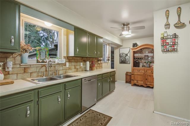 Builiding view eleven for 11033 Carr, Davison, MI. 48423