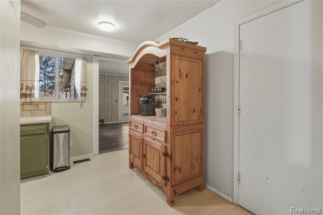 Builiding view fifteen for 11033 Carr, Davison, MI. 48423