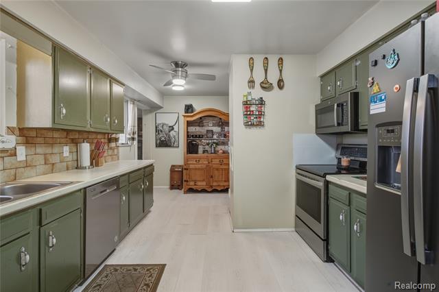 Builiding view nine for 11033 Carr, Davison, MI. 48423