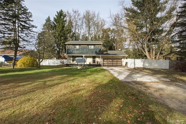 Builiding view one for 11033 Carr, Davison, MI. 48423