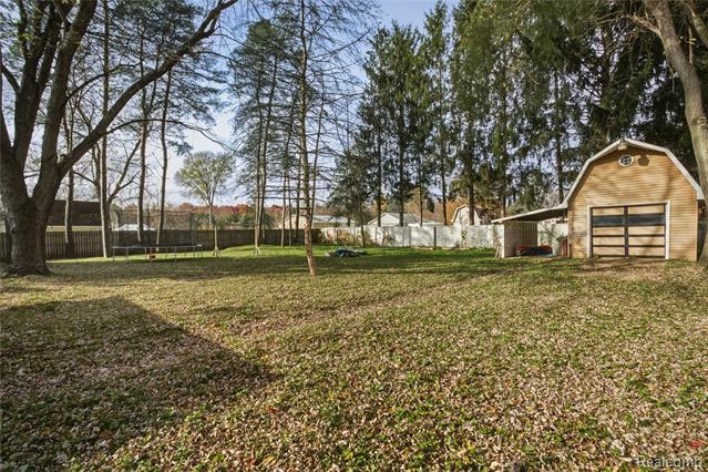 Builiding view thirty five for 11033 Carr, Davison, MI. 48423