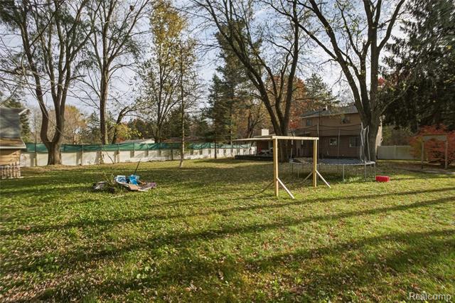 Builiding view thirty nine for 11033 Carr, Davison, MI. 48423