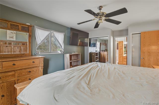 Builiding view twenty four for 11033 Carr, Davison, MI. 48423