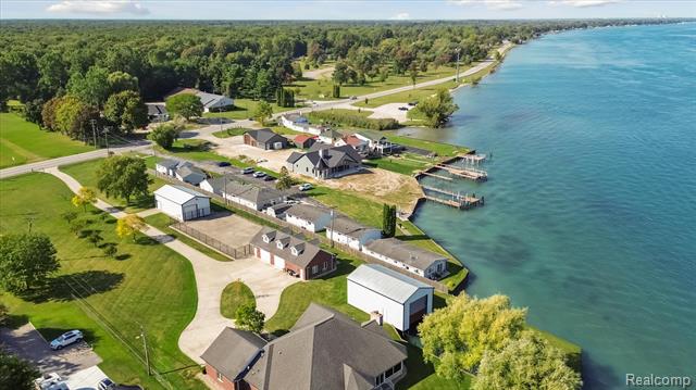 Builiding view twenty seven for 9287 N River Rd, Algonac, MI. 48001