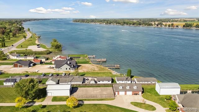 Builiding view twenty six for 9287 N River Rd, Algonac, MI. 48001