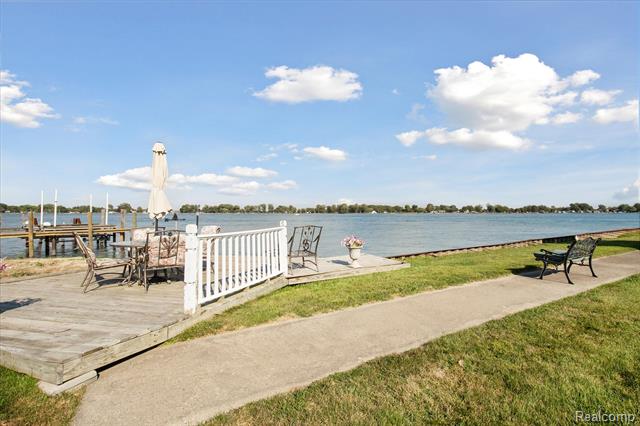 Builiding view twenty for 9287 N River Rd, Algonac, MI. 48001