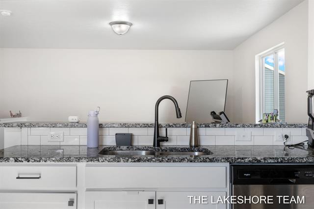 Builiding view eighteen for 1211 Jayberry, Holland, MI. 49424