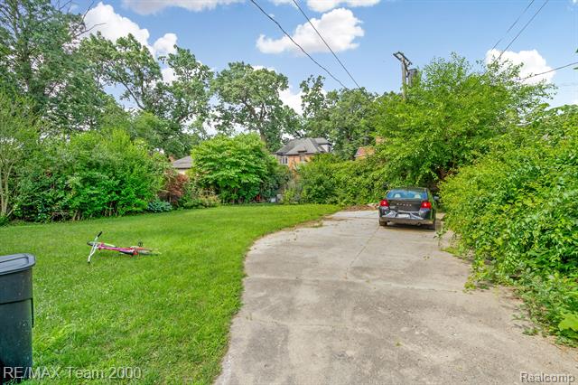 Builiding view four for 18285 Birchcrest, Detroit, MI. 48221