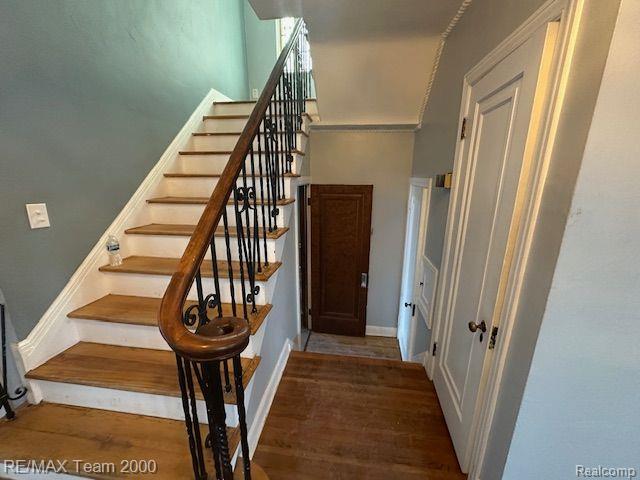 Builiding view sixteen for 18285 Birchcrest, Detroit, MI. 48221