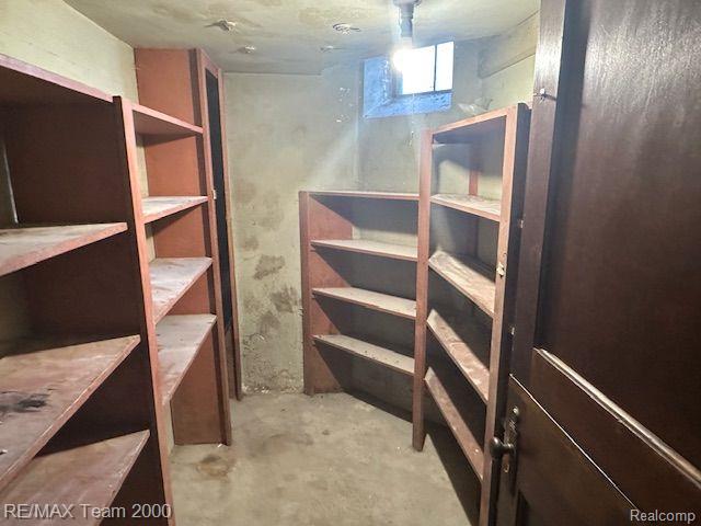 Builiding view thirty nine for 18285 Birchcrest, Detroit, MI. 48221