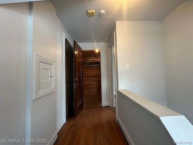 Builiding view thirty for 18285 Birchcrest, Detroit, MI. 48221