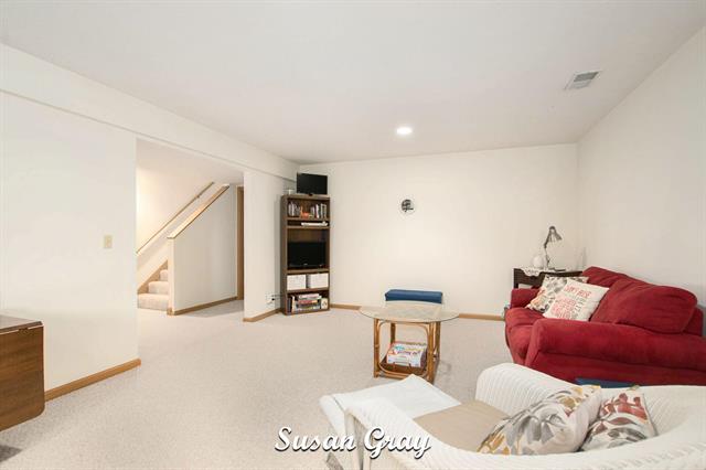 Builiding view fourteen for 886 Creekridge, Holland, MI. 49423