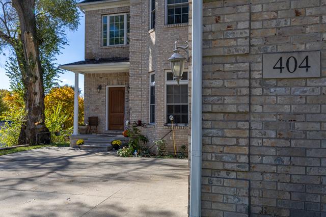 Builiding view forty for 404 Stryker, South Lyon, MI. 48178