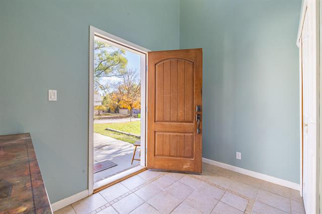 Builiding view six for 404 Stryker, South Lyon, MI. 48178