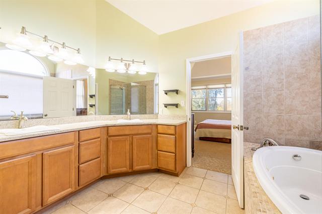 Builiding view twenty eight for 404 Stryker, South Lyon, MI. 48178