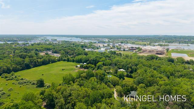Builiding view forty five for 17829 Cherokee, Spring Lake, MI. 49456