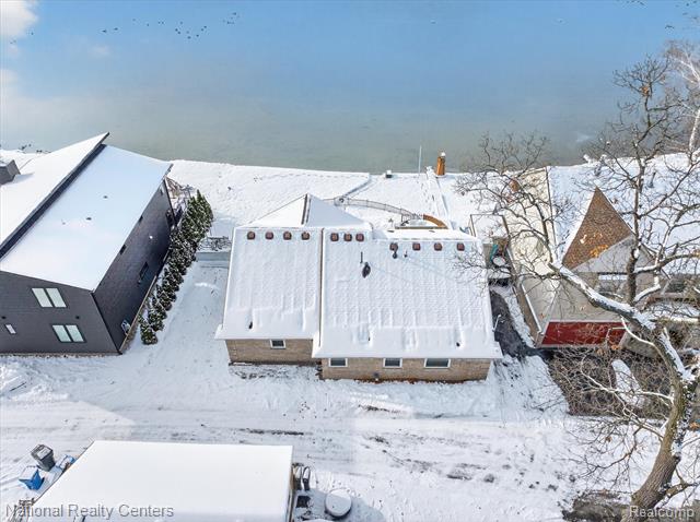 Builiding view fifty one for 560 Black Oaks, Howell, MI. 48843