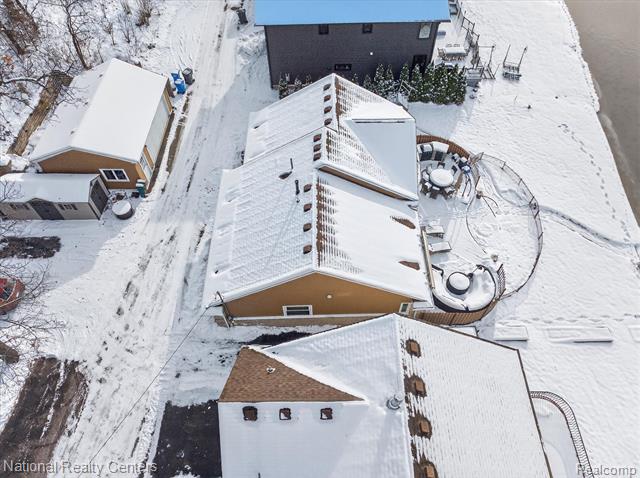 Builiding view fifty two for 560 Black Oaks, Howell, MI. 48843