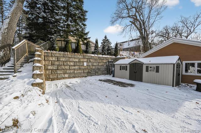 Builiding view forty five for 560 Black Oaks, Howell, MI. 48843