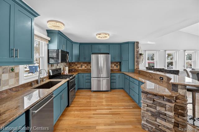 Builiding view ten for 560 Black Oaks, Howell, MI. 48843