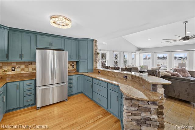 Builiding view thirteen for 560 Black Oaks, Howell, MI. 48843