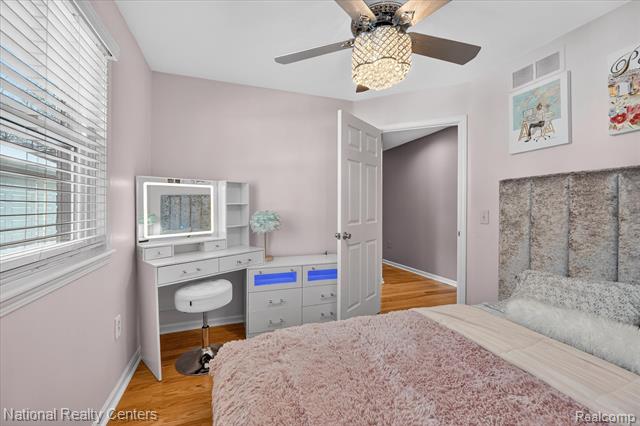 Builiding view thirty one for 560 Black Oaks, Howell, MI. 48843