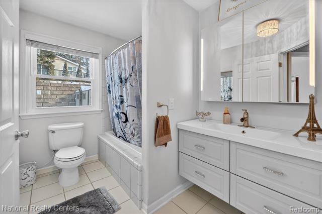 Builiding view thirty two for 560 Black Oaks, Howell, MI. 48843