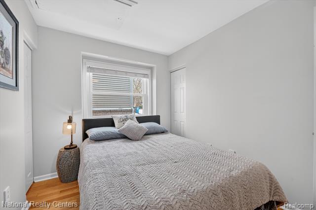 Builiding view thirty for 560 Black Oaks, Howell, MI. 48843