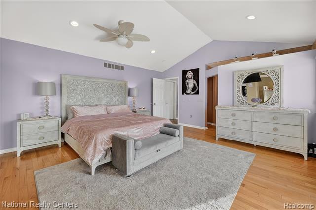 Builiding view twenty three for 560 Black Oaks, Howell, MI. 48843