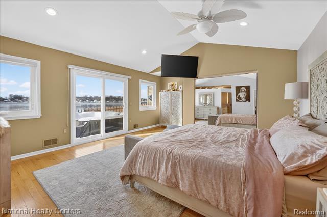 Builiding view twenty for 560 Black Oaks, Howell, MI. 48843