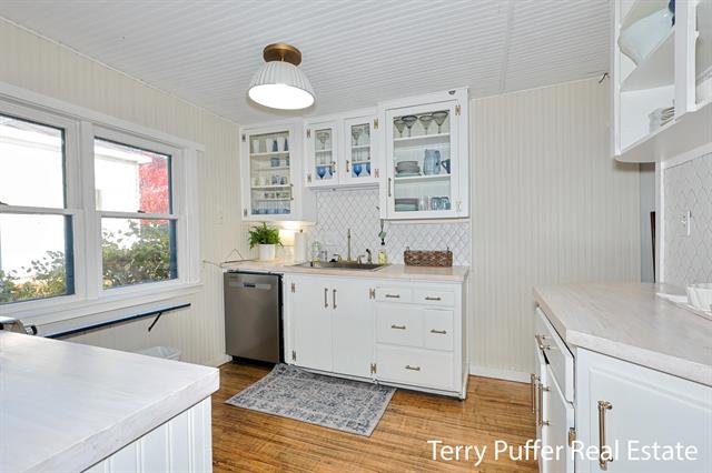 Builiding view eighteen for 305 Robert, Ludington, MI. 49431