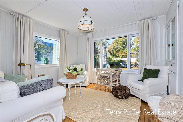 Builiding view one for 305 Robert, Ludington, MI. 49431