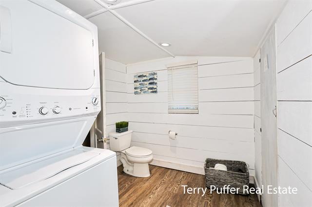 Builiding view sixteen for 305 Robert, Ludington, MI. 49431