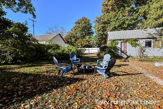 Builiding view thirty two for 305 Robert, Ludington, MI. 49431