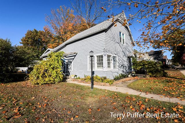 Builiding view twenty eight for 305 Robert, Ludington, MI. 49431