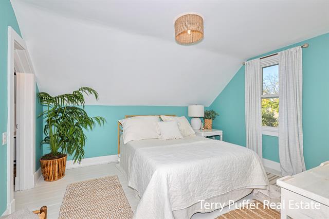 Builiding view twenty three for 305 Robert, Ludington, MI. 49431