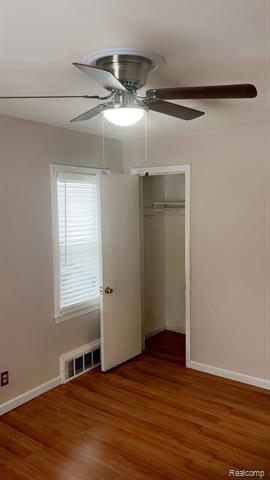 Builiding view fifteen for 6387 Auburn, Detroit, MI. 48228