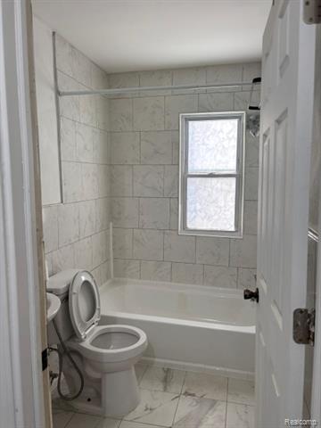 Builiding view thirteen for 6387 Auburn, Detroit, MI. 48228