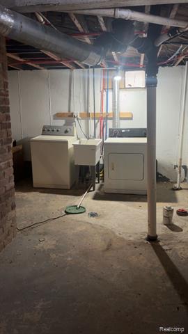 Builiding view twenty seven for 6387 Auburn, Detroit, MI. 48228