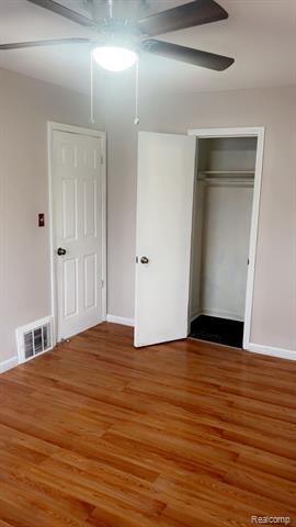 Builiding view twenty two for 6387 Auburn, Detroit, MI. 48228