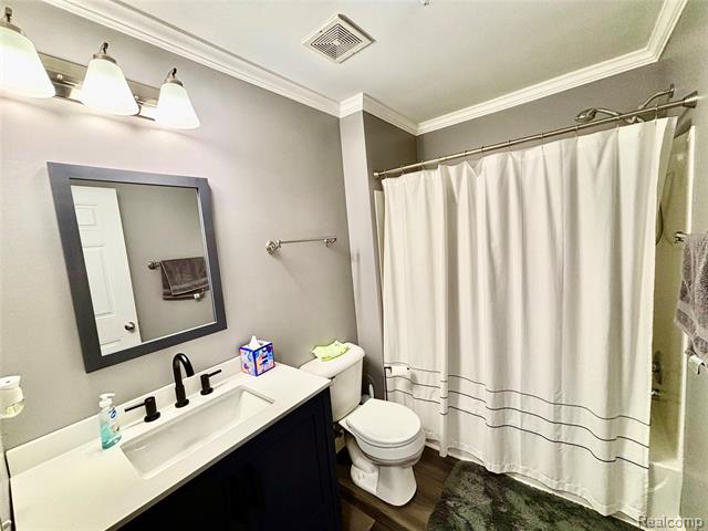 Builiding view eight for 11405 Woods, Utica, MI. 48317