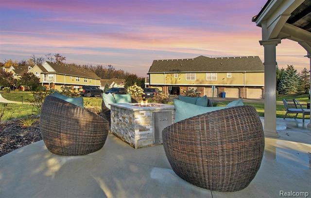 Builiding view seventeen for 11405 Woods, Utica, MI. 48317