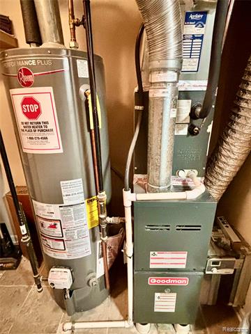 Builiding view twenty for 11405 Woods, Utica, MI. 48317