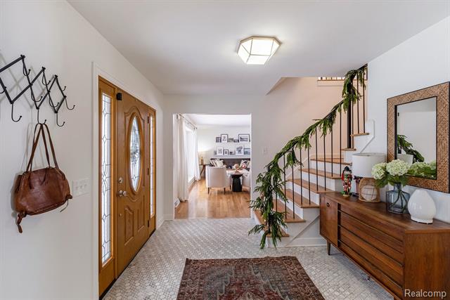 Builiding view six for 5348 Mccandlish, Grand Blanc, MI. 48439