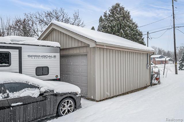 Builiding view thirty four for 5348 Mccandlish, Grand Blanc, MI. 48439