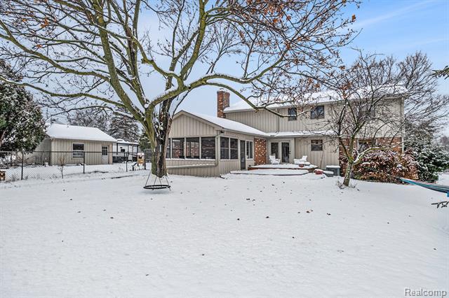 Builiding view thirty two for 5348 Mccandlish, Grand Blanc, MI. 48439