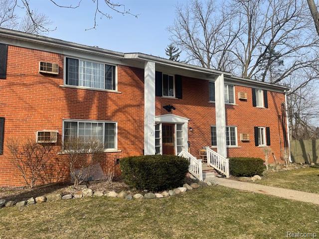 Builiding view one for 59425 10 Mile, South Lyon, MI. 48178